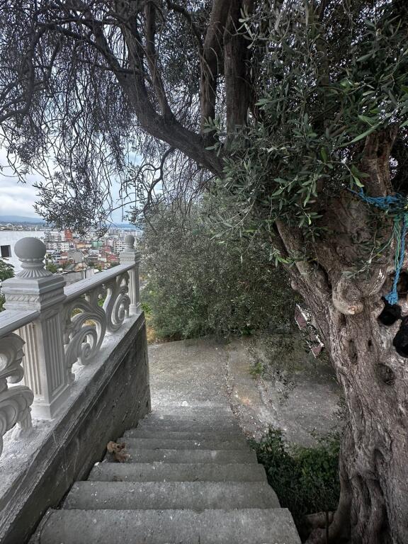 SHTEPI PRIVATE ME QERA MUZEUMI, DURRES