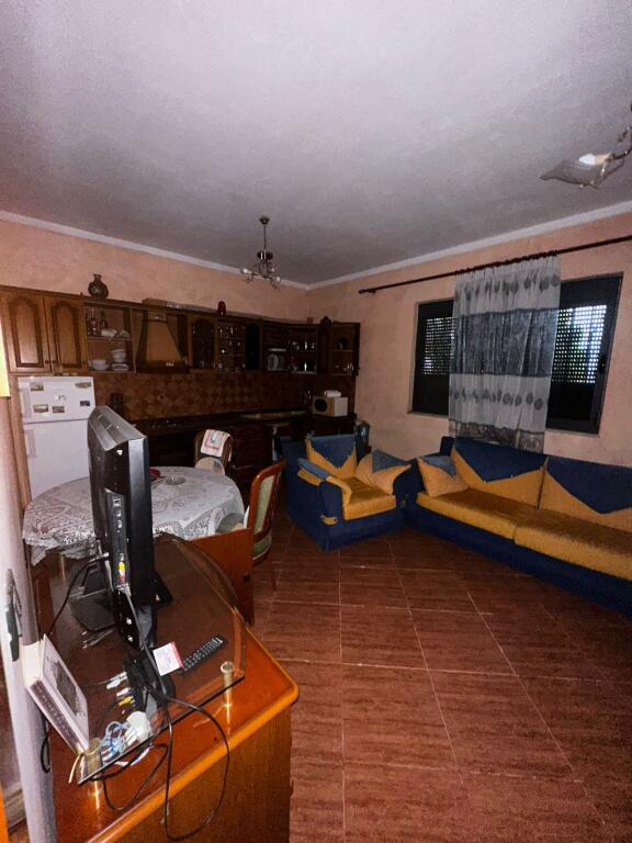 SHTEPI PRIVATE ME QERA MUZEUMI, DURRES