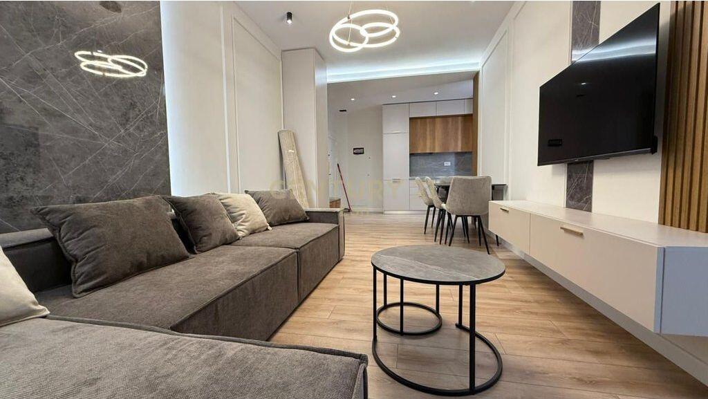 SUPER APARTAMENT ME QERA 2+1 NE DURRES !