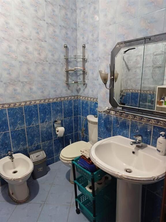 🏢 Jepet me qira Apartament 2+1+2 – Qendra e Tiranës (Zona e Selvisë)