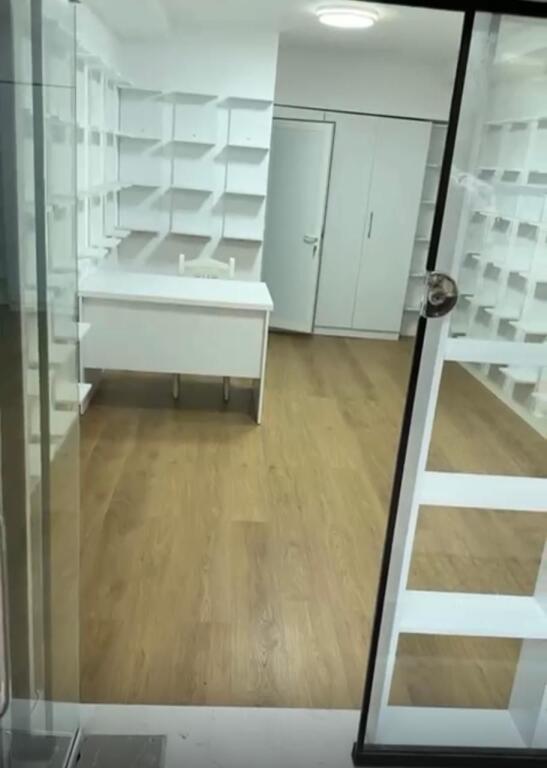 QERA DYQAN - BLLOKU . 20M2