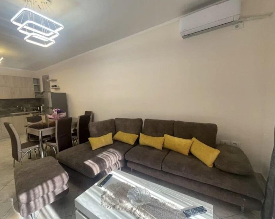 🏠 Shtepi  me qera,  Pallat i Ri  2+1    💶 Elar2 13854    