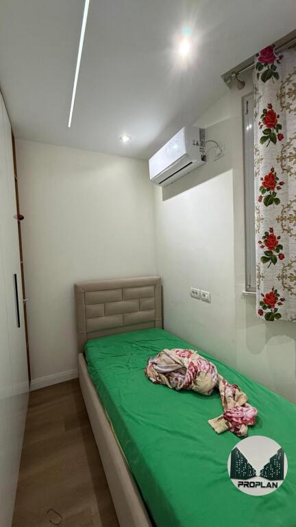 APARTAMENT 2+1 ME QERA TEK ISH FUSHA AVIACIONIT