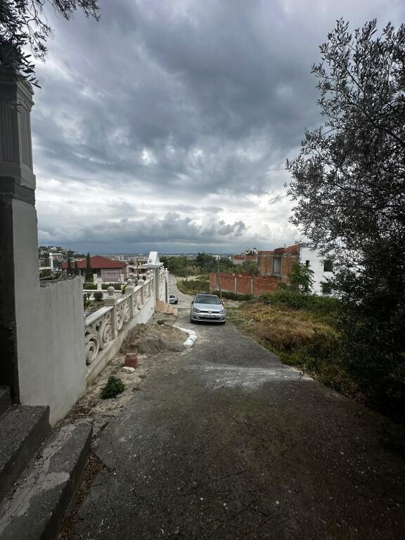 SHTEPI PRIVATE ME QERA MUZEUMI, DURRES