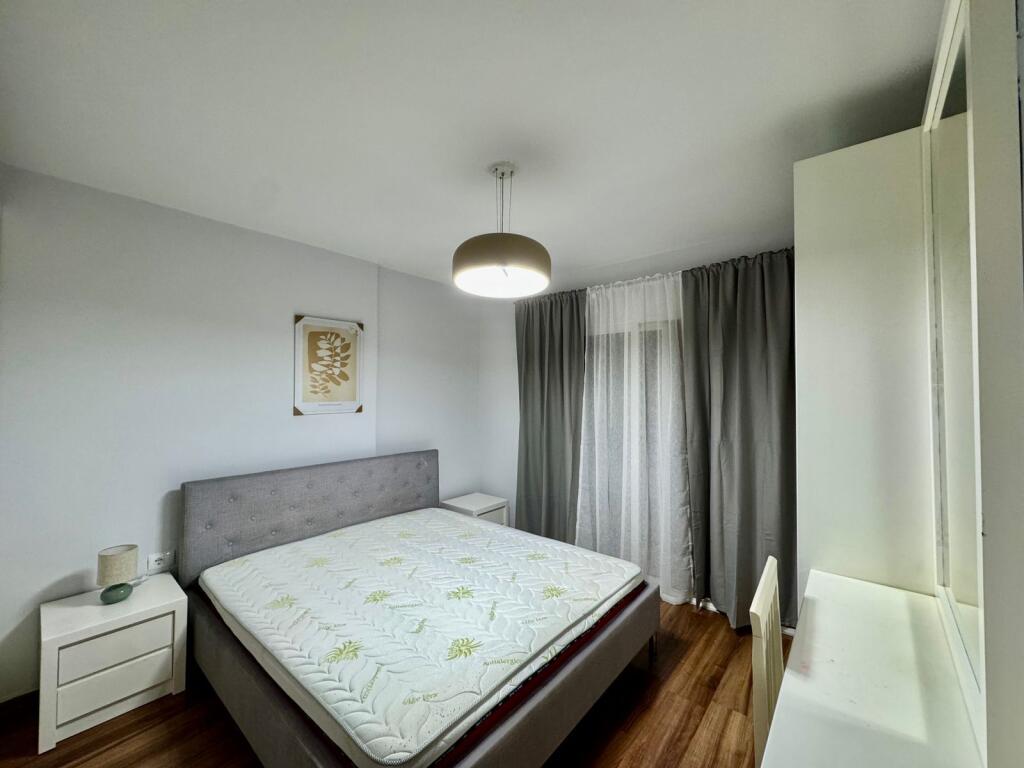 Komuna e Parisit, prane Intermedica jepet me qera apartament ,1+1,i mobiluar. 70,000Leke