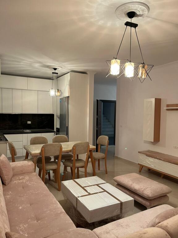 Jepet me qera apartament 2+1 ne Fresk