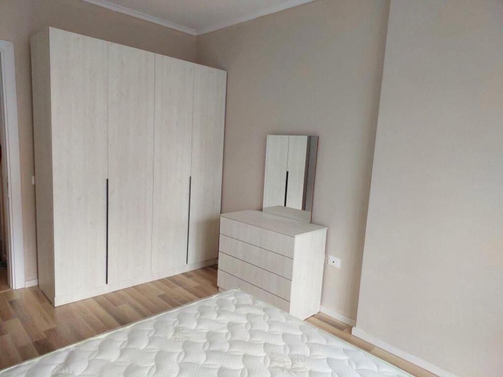 Astir, jepet me qera apartament 1+1!