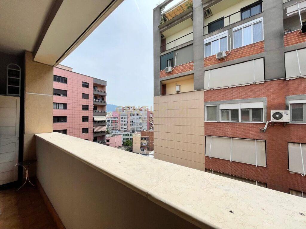 APARTAMENT LUKSOZ 3+1+2 POSTE PARKIMI PER QIRA TEK GALERIA !!