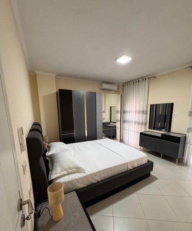 APARTAMENT 2+1 ME QERA PRANE PROKURORISE SE TIRANES!