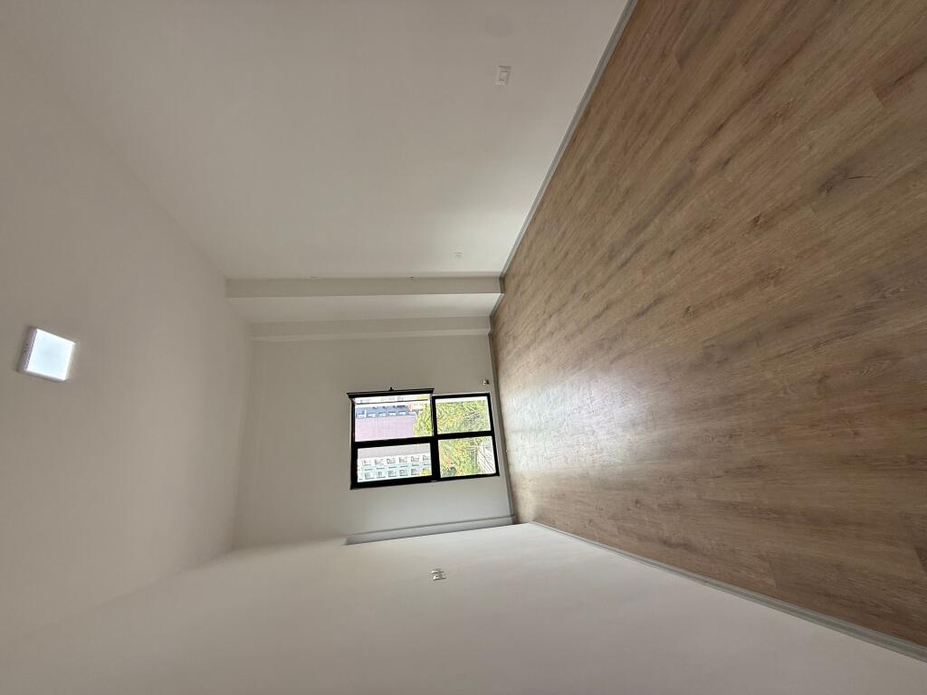 Tek Farmacia 10, Shitet Apartament 2+1 Ne Kompleks Te Ri!