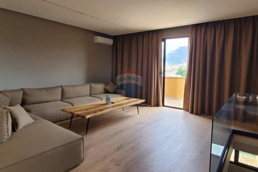 Ndertese per qira tek Rruga 5 Maji