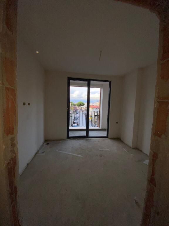 5 maj , Ap 1+1 per shitje