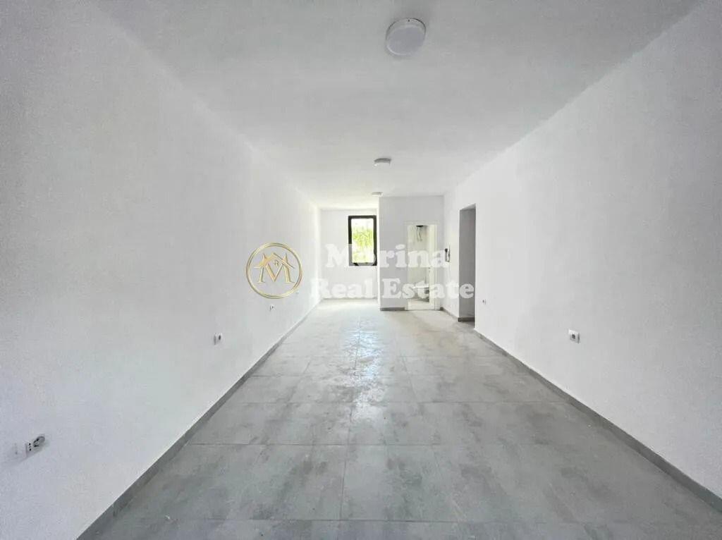 Qera, Ambient Biznesi, Stadiumi Dinamo, 800 euro/muaj