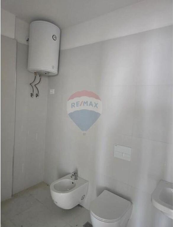 Shitet Apartament 1+1 në Porcelan