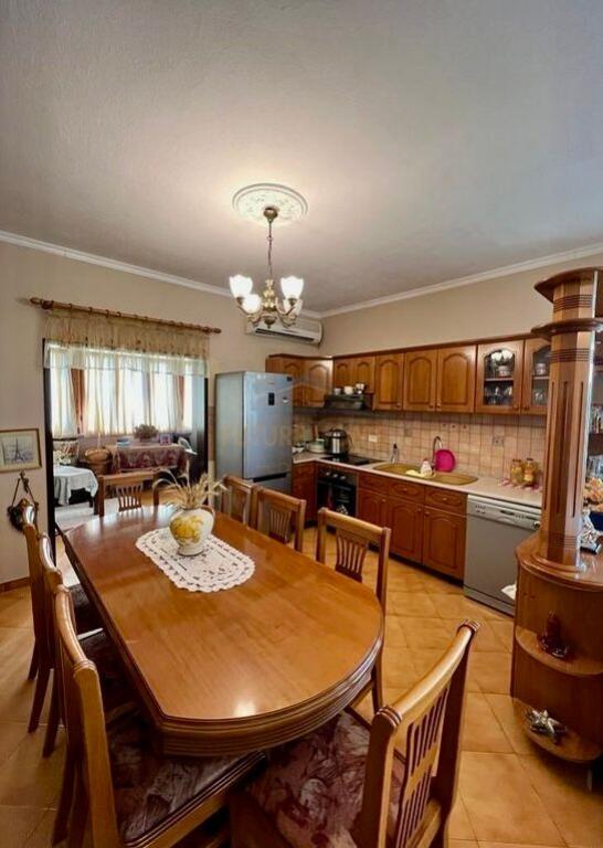Shitet, Apartament 2+1, Zogu i Zi, Tirane