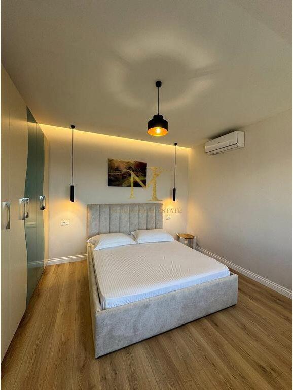 APARTAMENTE ME QERA 1+1 , NE DURRES , PRANE TREGUT FRUTA PERIMEVE !!