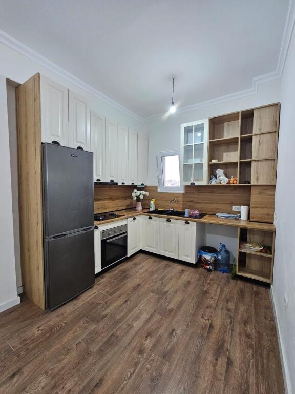 SHITET APARTAMENT 2+1 TE SPITALI DURRES!!