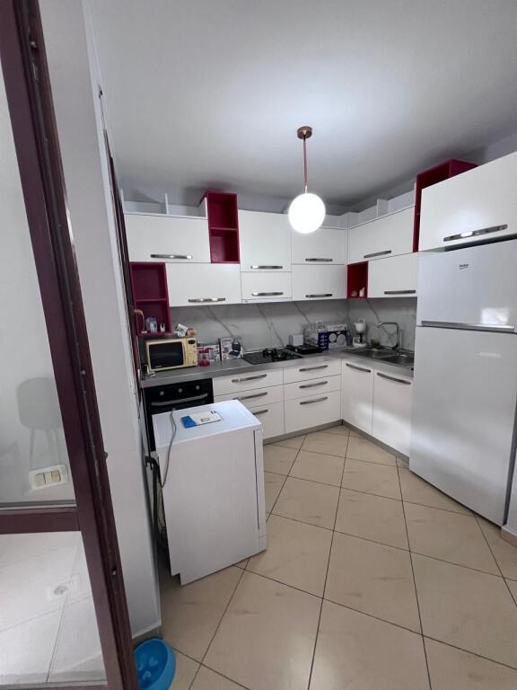 Jepet apartament me qira 2+1+2 tualete kopshtin botanik