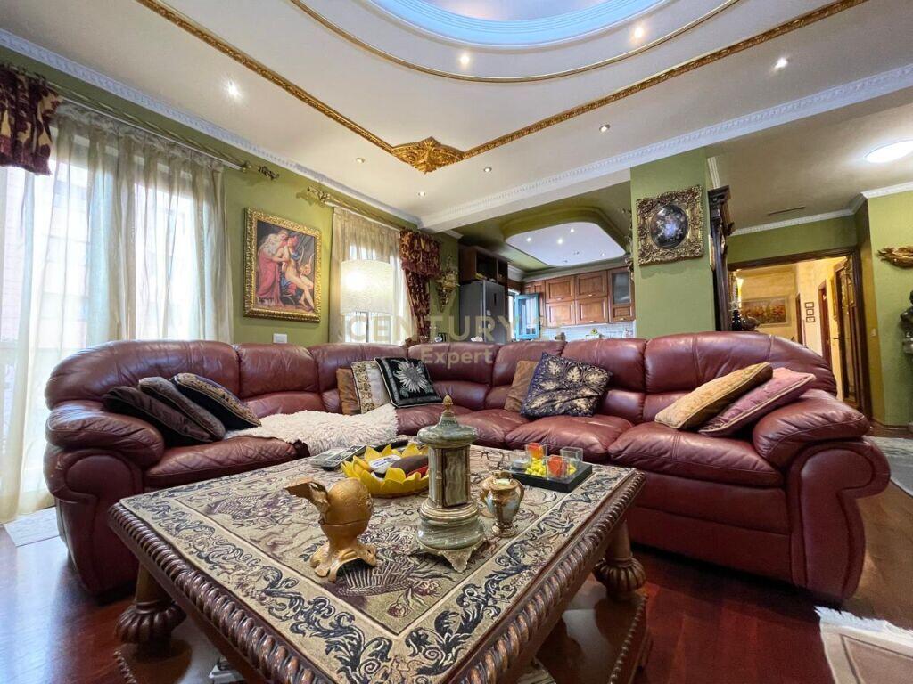 APARTAMENT LUKSOZ 3+1+2 POSTE PARKIMI PER QIRA TEK GALERIA !!