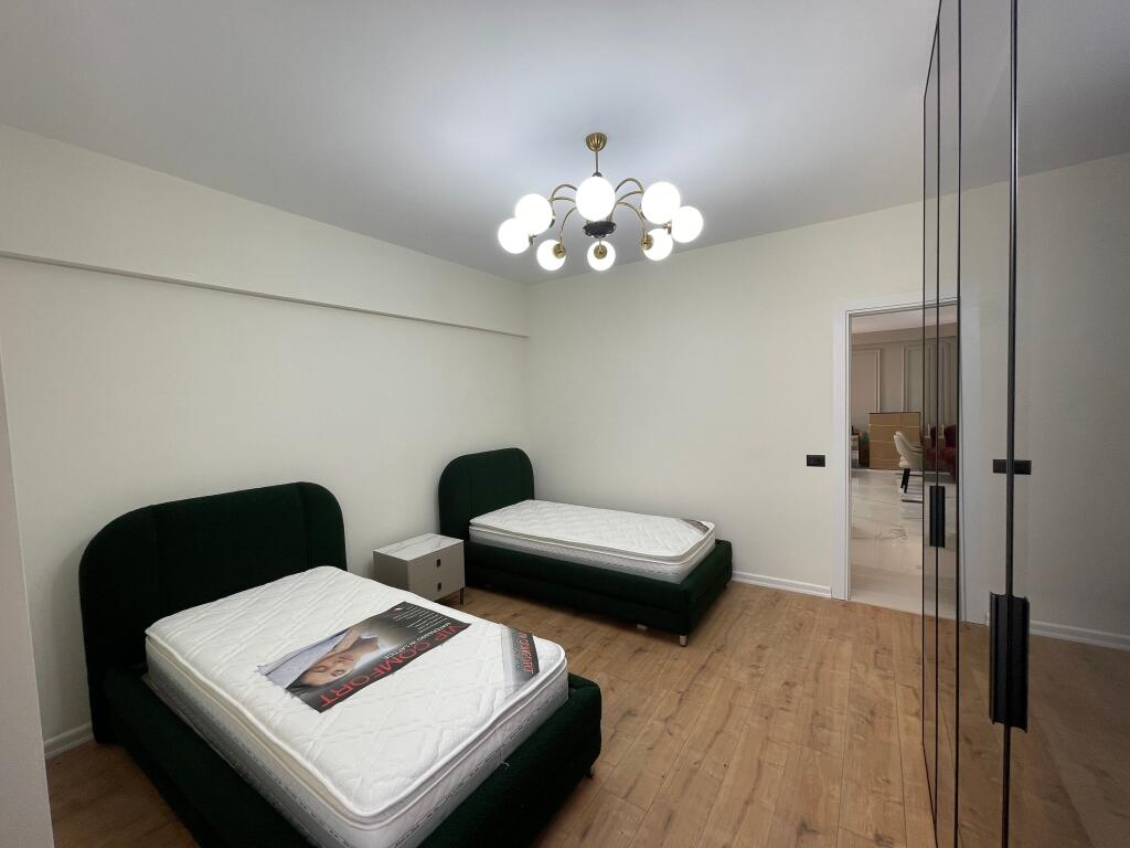 Jepet me QIRA apartament 2+1+parkim në rezidencë private, Liqeni Farkës