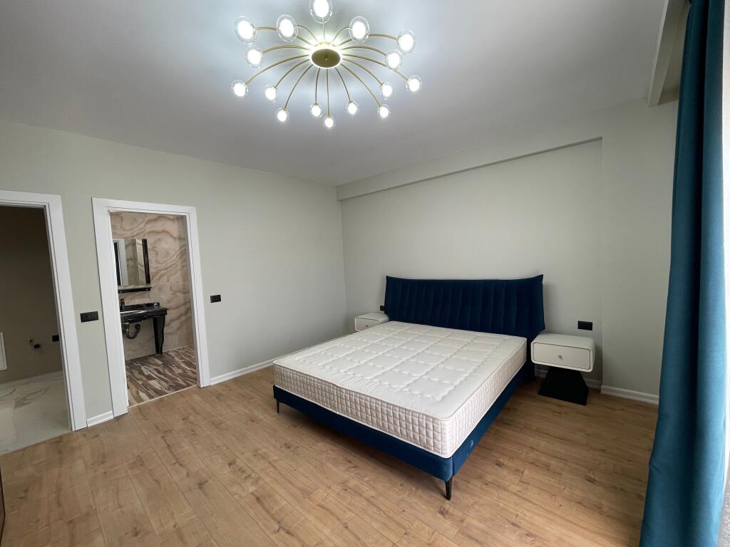 Jepet me QIRA apartament 2+1+parkim në rezidencë private, Liqeni Farkës