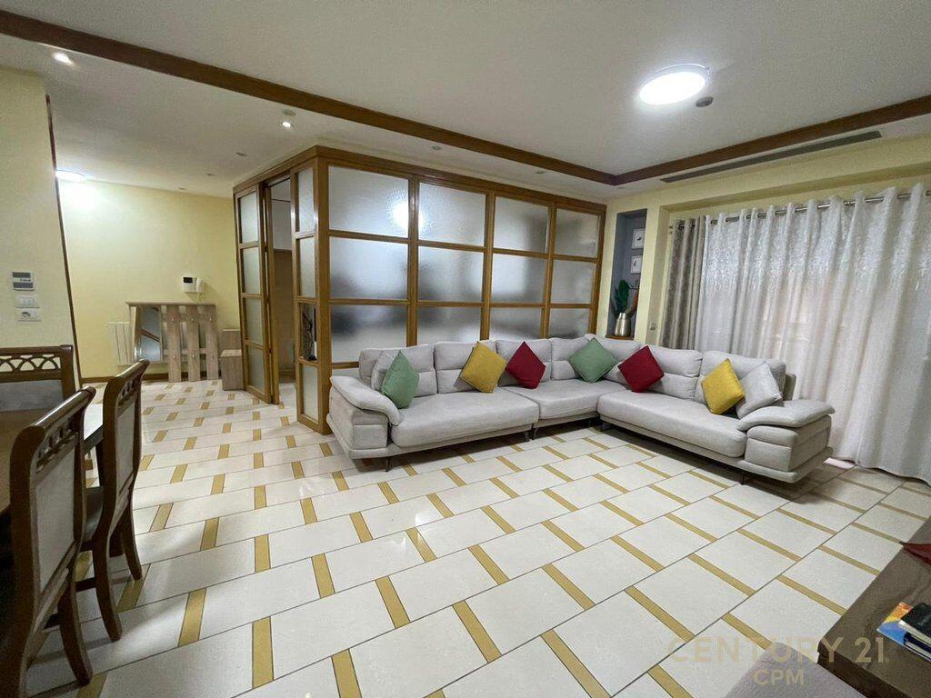 Apartament 3+1+2 Me Qira në Sheshi Skënderbej (Qendër), Rruga Barrikadave - 1300€ | 160 m² 1,300 € /Muaj