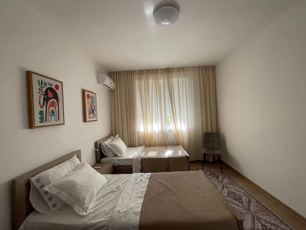 Apartament 2+1 modern - kafe Flora, rruga e durresit