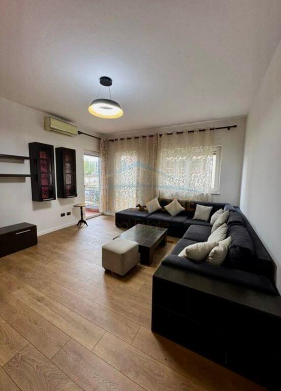 Shitet, Apartament 2+1+2, Oxhaku , Tiranë