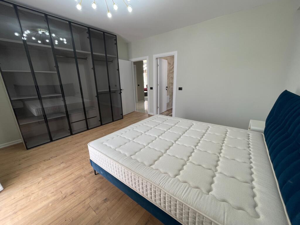 Jepet me QIRA apartament 2+1+parkim në rezidencë private, Liqeni Farkës