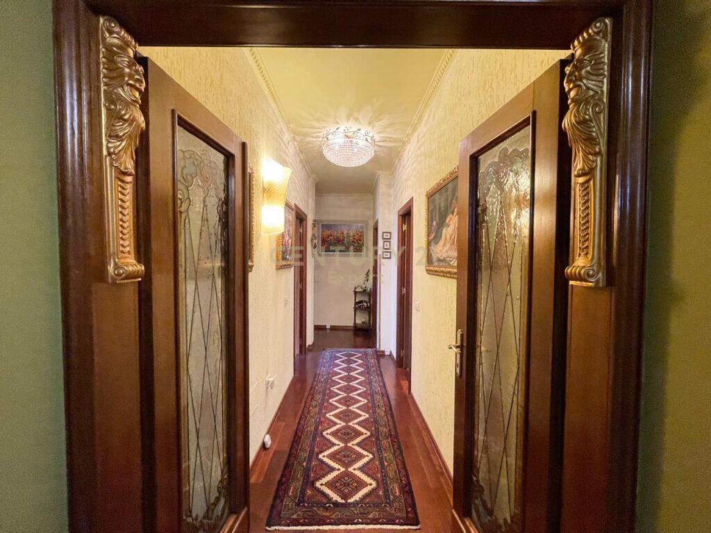 APARTAMENT LUKSOZ 3+1+2 POSTE PARKIMI PER QIRA TEK GALERIA !!