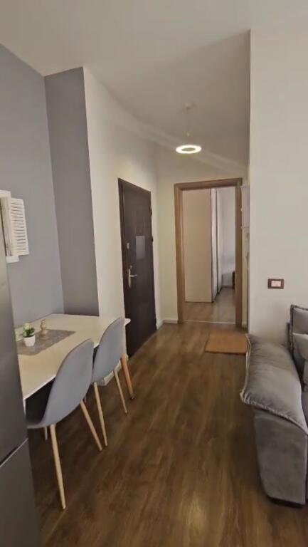 Jepet me qira apartament 1+1 tek Pazari i Ri!