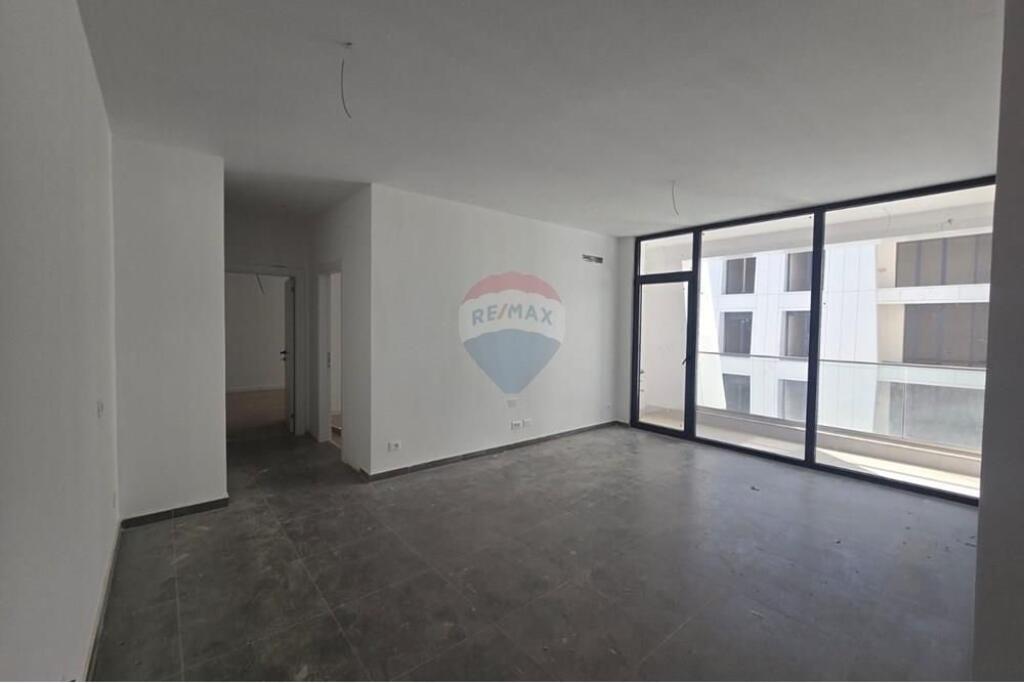 Shitet Apartament 1+1 në Porcelan