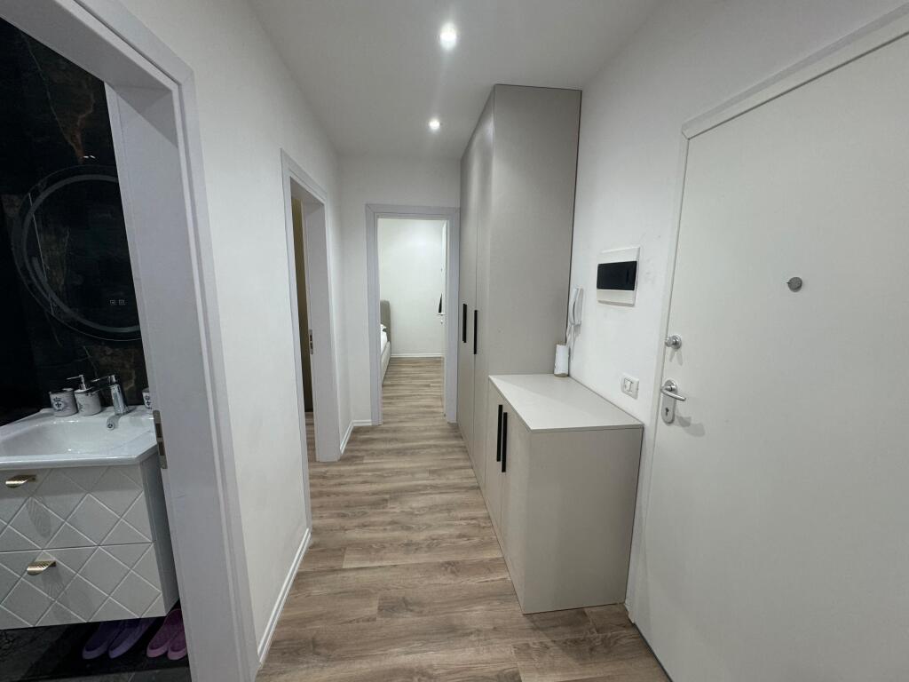 🏡 Apartament 2+1 me Qira 📍 Rruga Bogdanëve / Rruga e Kavajës