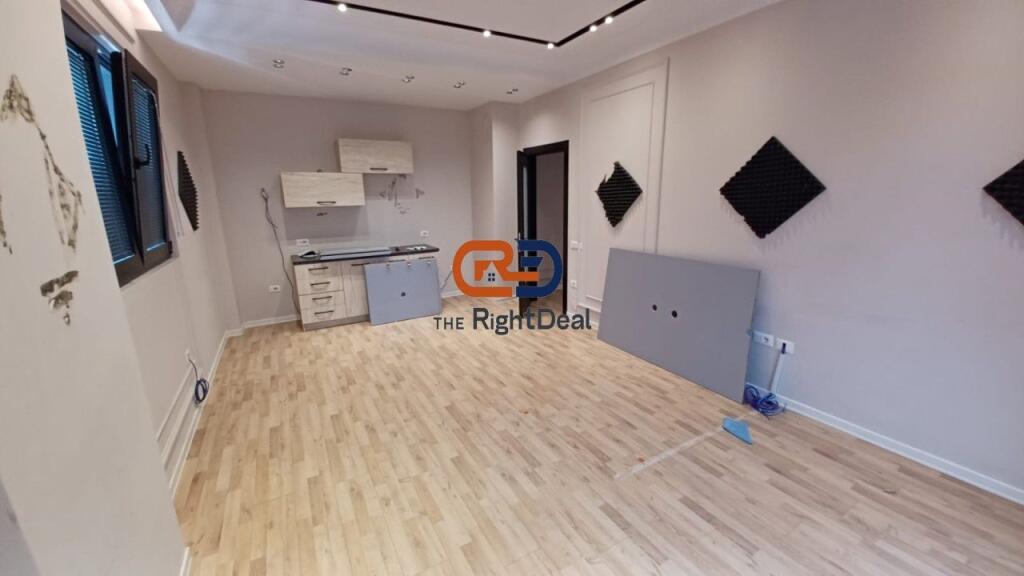 At Square Complex 21, 2+1 Apartment For Rent For Offices!!