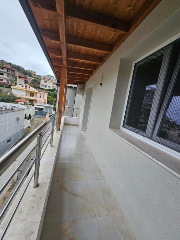 SHITET APARTAMENT 2+1 TE SPITALI DURRES!!