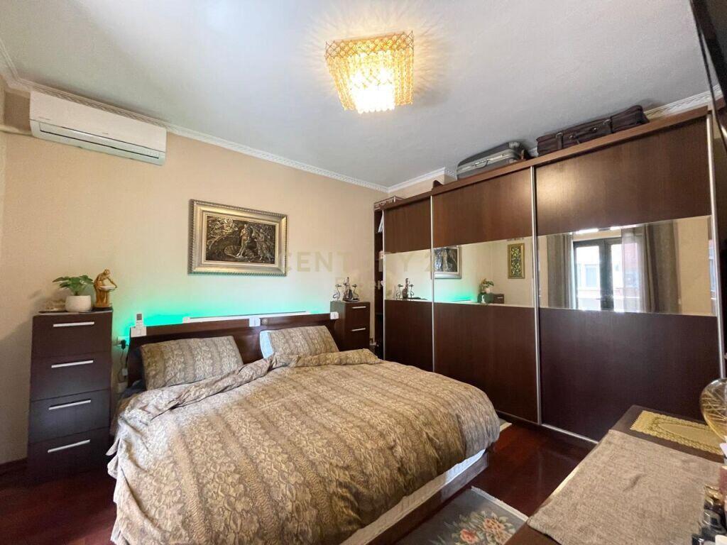 APARTAMENT LUKSOZ 3+1+2 POSTE PARKIMI PER QIRA TEK GALERIA !!
