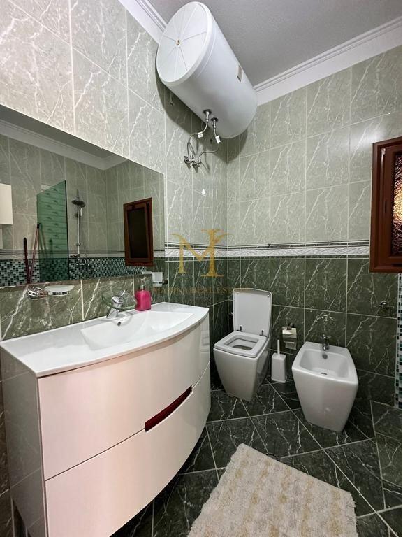 APARTAMENTE ME QERA 1+1 , NE DURRES , PRANE TREGUT FRUTA PERIMEVE !!