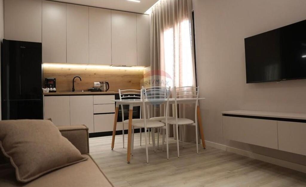 Qira/  Godine banimi tek rruga 5 Maji!