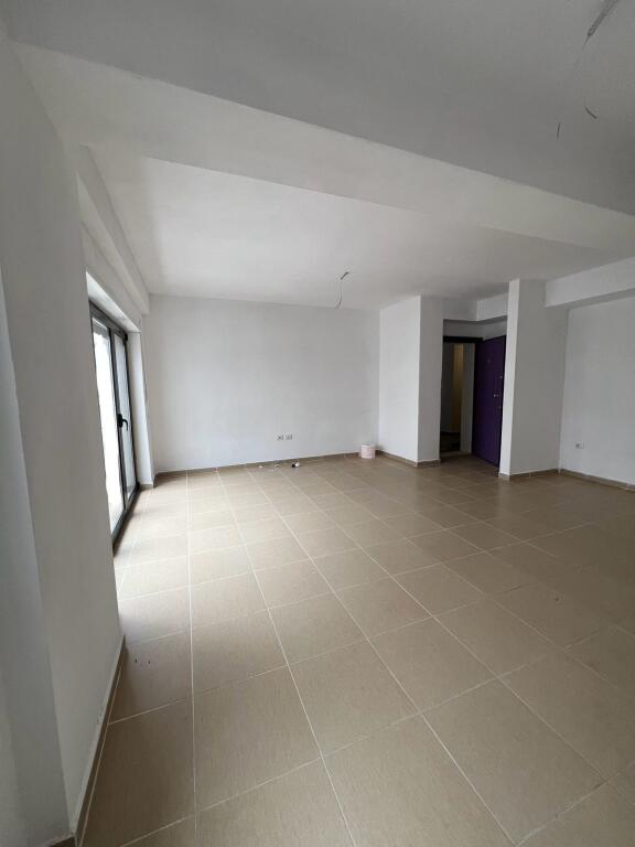 🏡 Shitet Apartament 2+1 – Kodra e Diellit 2