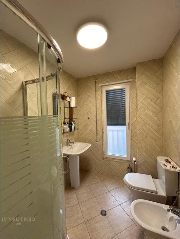 Apartament 3+1 me qira tek 21 Dhjetori