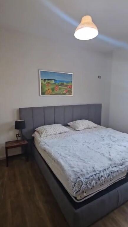 Jepet me qira apartament 1+1 tek Pazari i Ri!