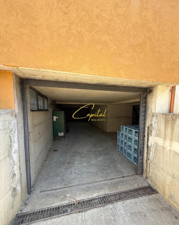 MAGAZINE ME QERA 200 M2 KOMBINAT 50.000 LEKE