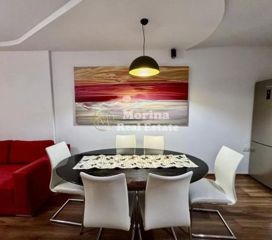 Qera, Apartament 1+1, Komuna Parisit, 700 Euro