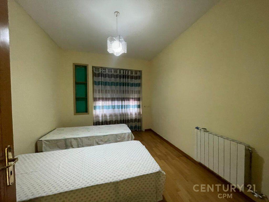Apartament 3+1+2 Me Qira në Sheshi Skënderbej (Qendër), Rruga Barrikadave - 1300€ | 160 m² 1,300 € /Muaj