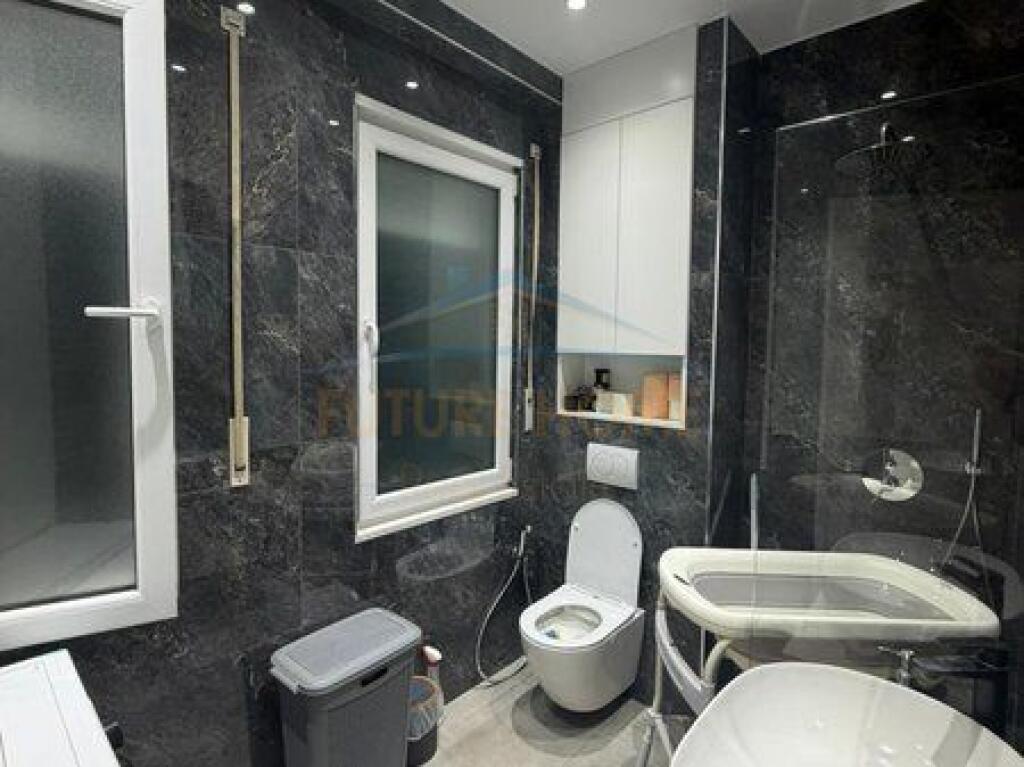 Shitet, Apartament 3+1+2, Liqeni i Thatë, Tiranë