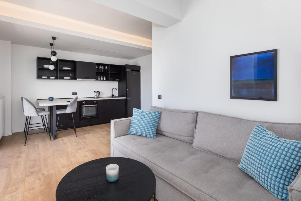 Apartament Me Qera 2+1 Tek Komuna e Parisit (ID B2201591) Tirane