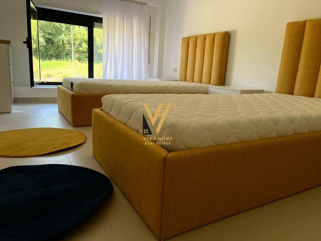 JEPET APARTAMENT 3+1+BLK ME QERA TE KODRA E DIELLIT 2, 1.400 EURO