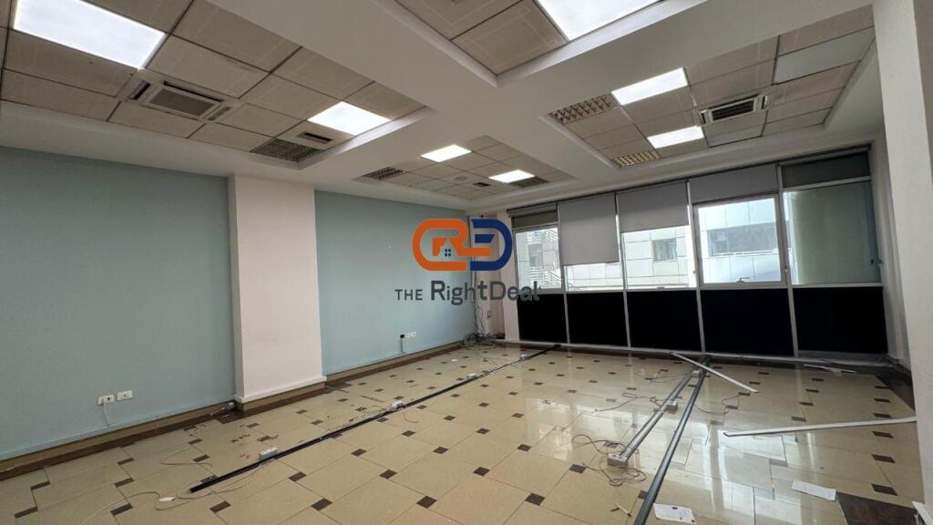 Ne Qender, Jepet Me Qira Ambient I Pershtatshem Per Zyra, Klinika Etj !!!