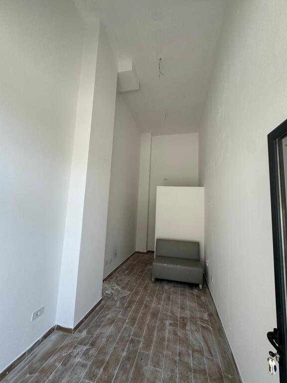 Jepet ambient biznesi me qera,në Don Bosko!