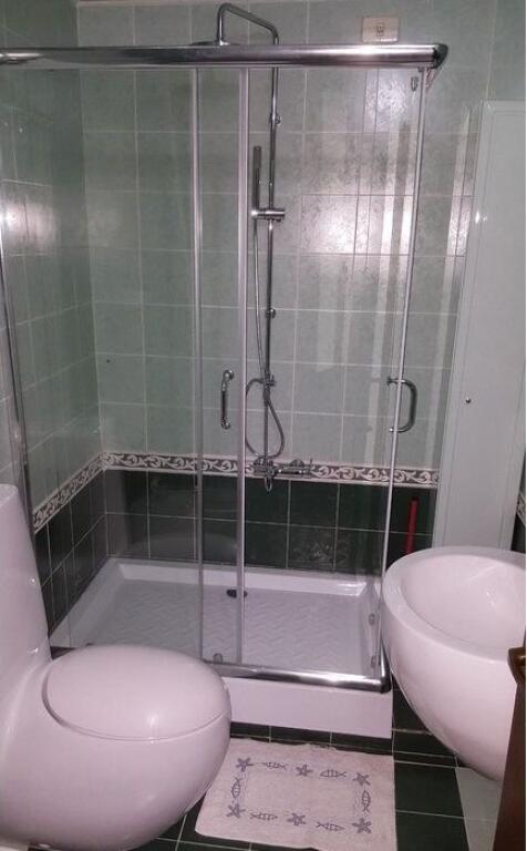 Apartament i Bollshëm 1+1 me Qira, Tek Pazari i Ri